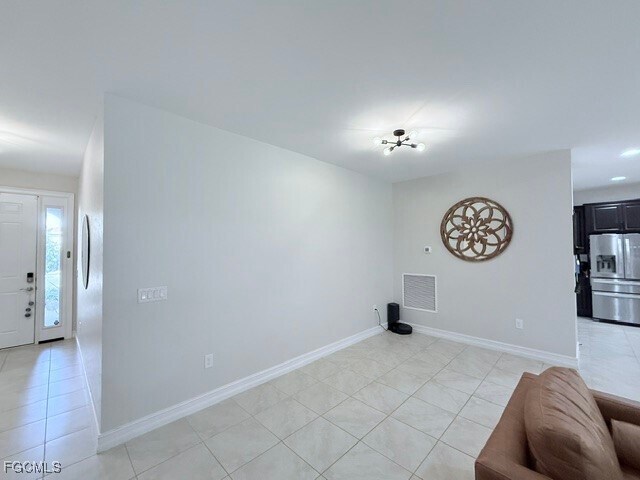 Building Photo - 2852 Royal Gardens Ave