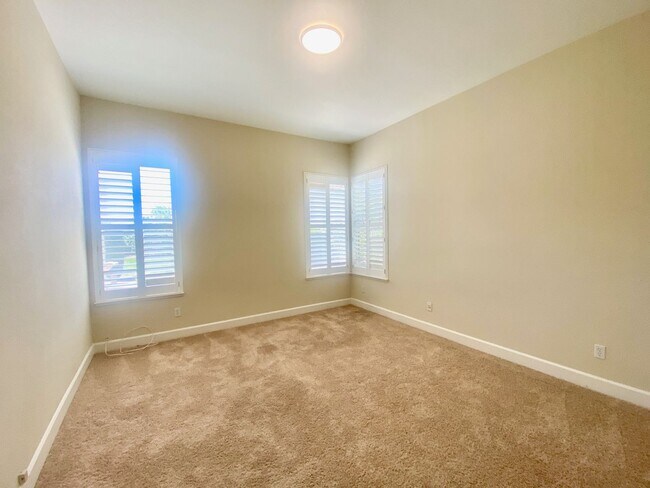 Building Photo - AVAILABLE BY 1/1/26 - ELEGANT AND SPACIOUS 4 BED, 4 BATH 2 STORY HOME WITH VIEWS OF EL DORADO HILLS