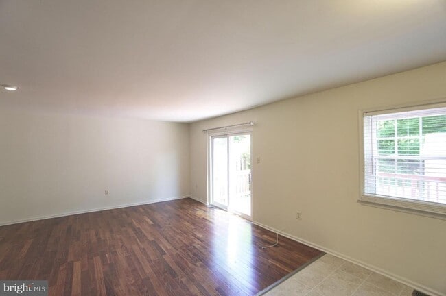Building Photo - 1703 Smedley Ct