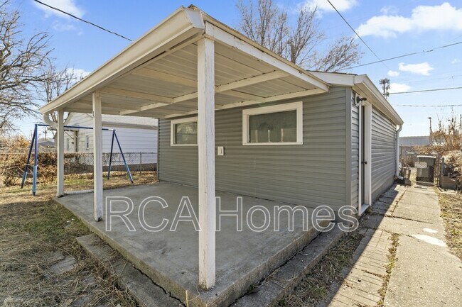 Building Photo - 947 Albany St