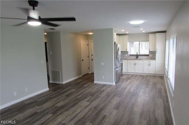 Building Photo - 1727 Bent Tree Cir