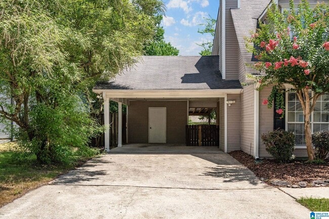 Building Photo - 205 Brookhollow Dr