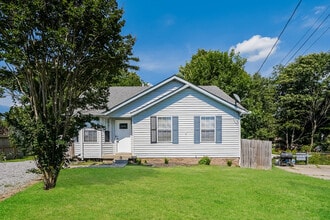 Building Photo - 379 Donna Dr