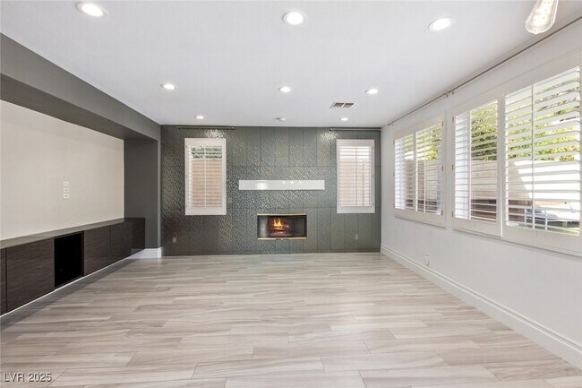 Building Photo - 9704 Cameo Rose Ln