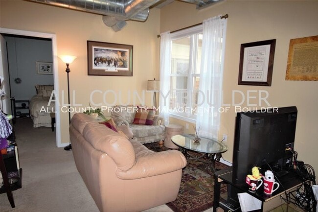Building Photo - Enjoy Amazing Amenities at the Peloton!
