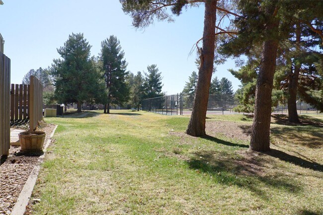 Building Photo - Cozy 2 bedroom 1 bath condo for rent right in Niwot at Cottonwood Park!