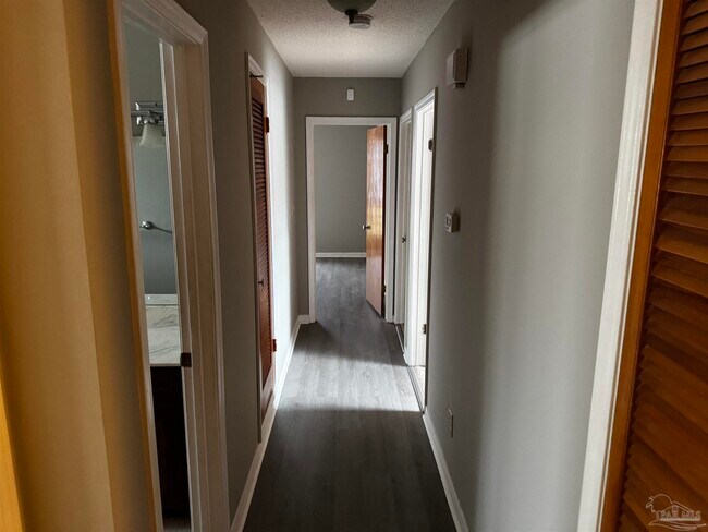 Building Photo - 5941 Leesway Blvd