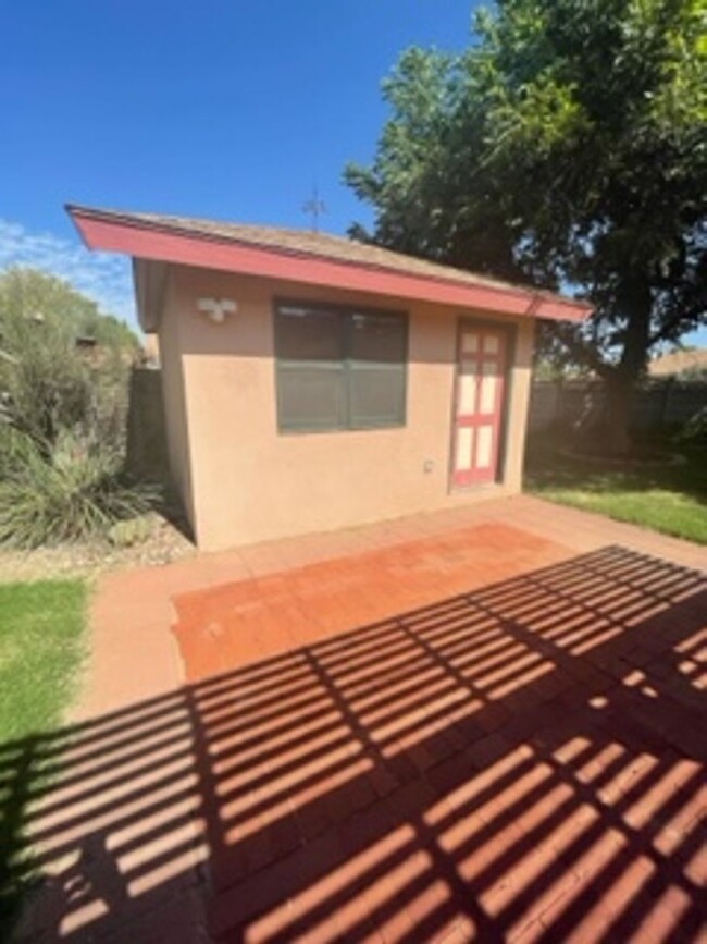 Building Photo - Beautiful 3 Bed Home! Zia School District!