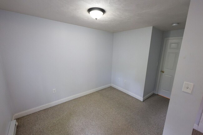 Building Photo - 72 Grampian Way