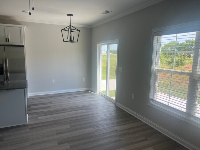 Building Photo - 6481 Fortuna Ave