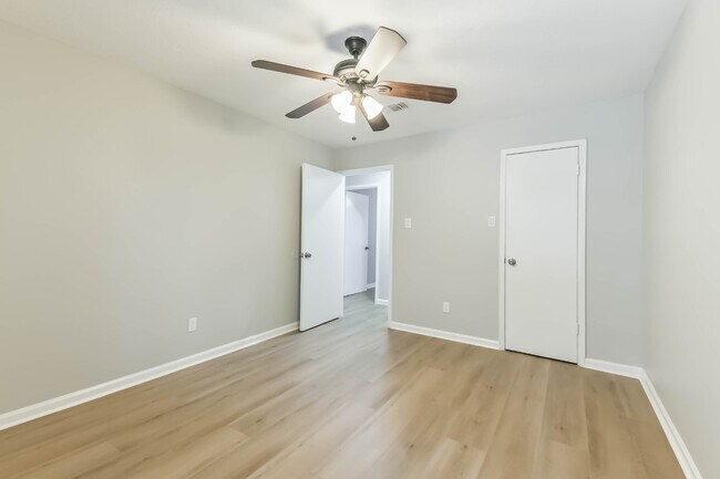 Building Photo - 11523 Early Mist Ct