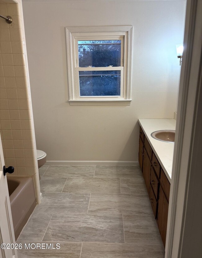 Building Photo - 600 N Edgemere Dr