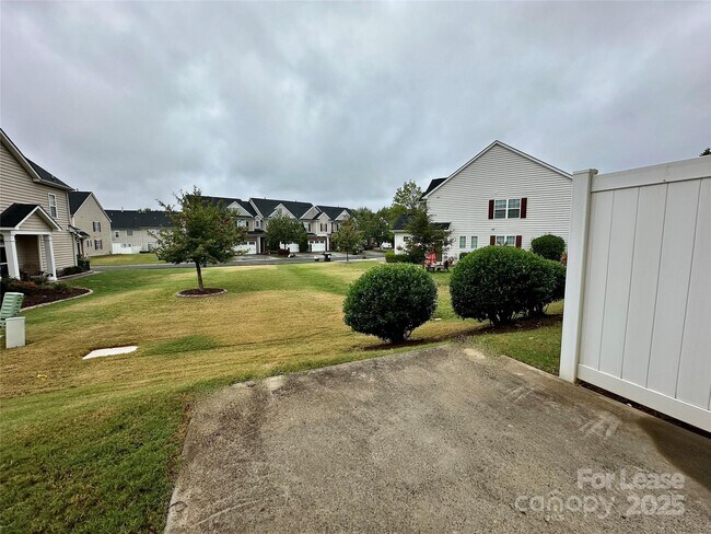 Building Photo - 10932 Burnt Leather Ln
