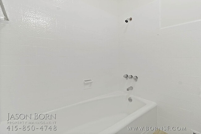 Building Photo - 1720 Lombard St