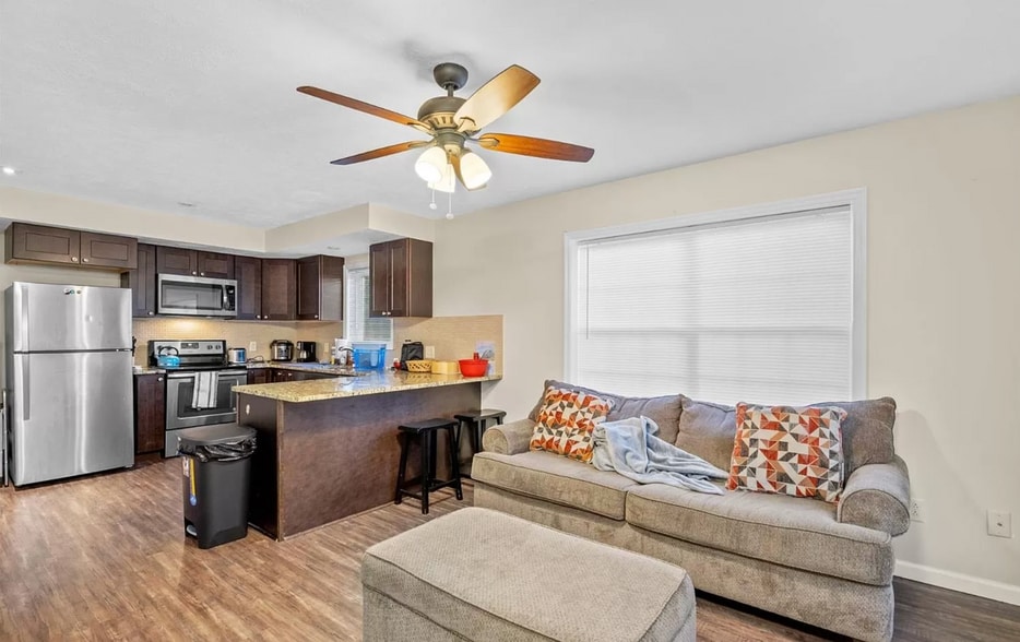 Building Photo - 127 Birdseye View Dr