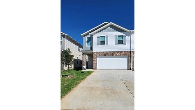 Building Photo - 13033 Tobin Dr