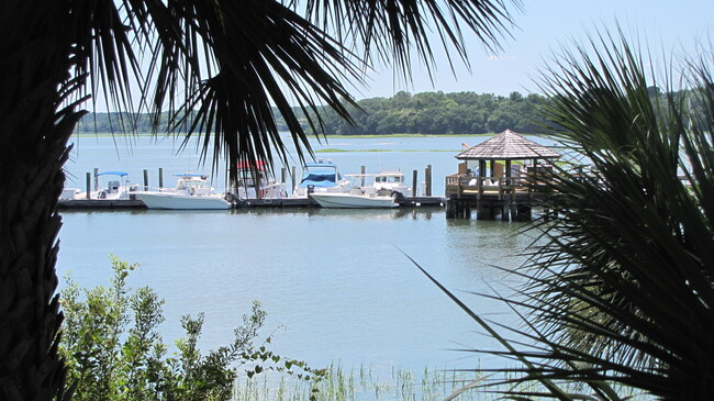 Building Photo - Hilton Head Plantation