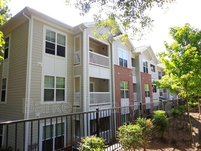 Building Photo - Bristol Creek Apartments