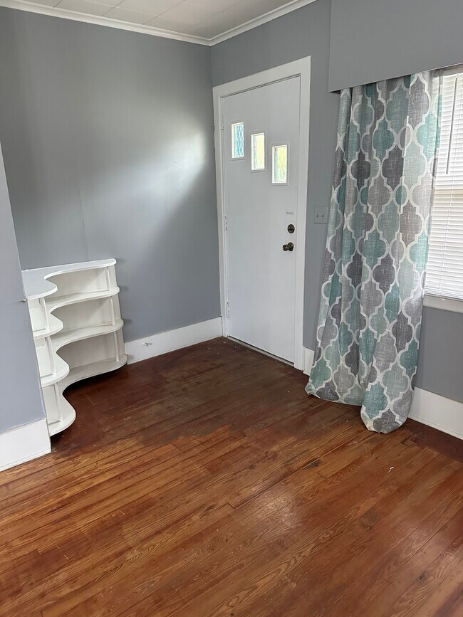 Building Photo - 1601 S 41st St