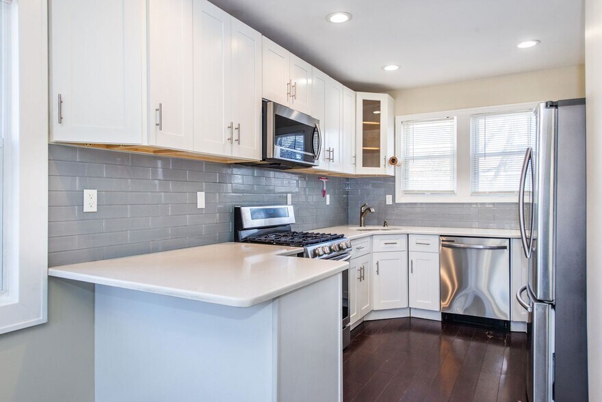 Kitchen - 145 Reade St