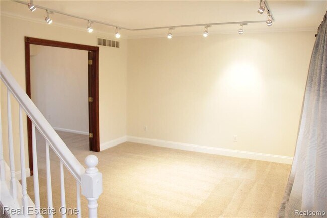 Building Photo - 40690 Bluesprings Ct