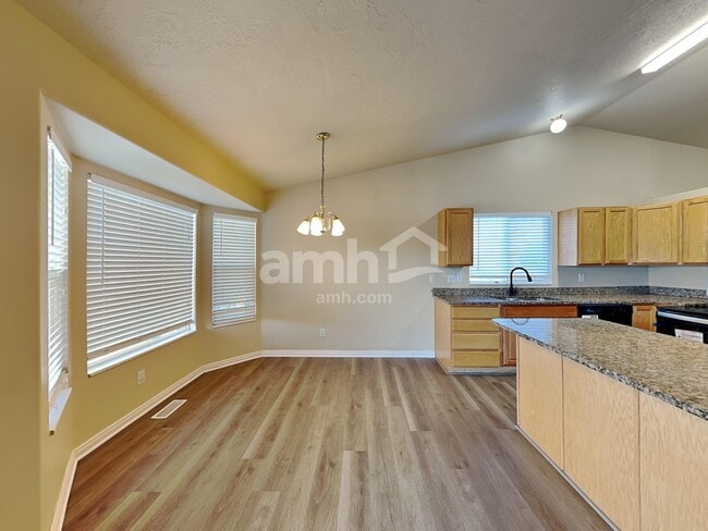 Building Photo - 2848 W 2125 S