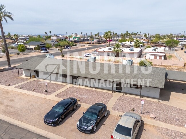 Building Photo - Convenient, Beautifully Updated Space Available Now!