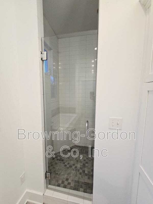 Building Photo - 6539 Thunderbird Dr