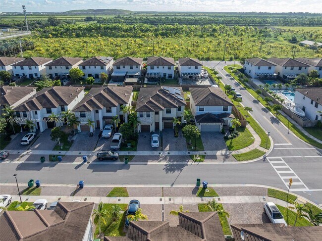 Building Photo - 24985 SW 107th Ct