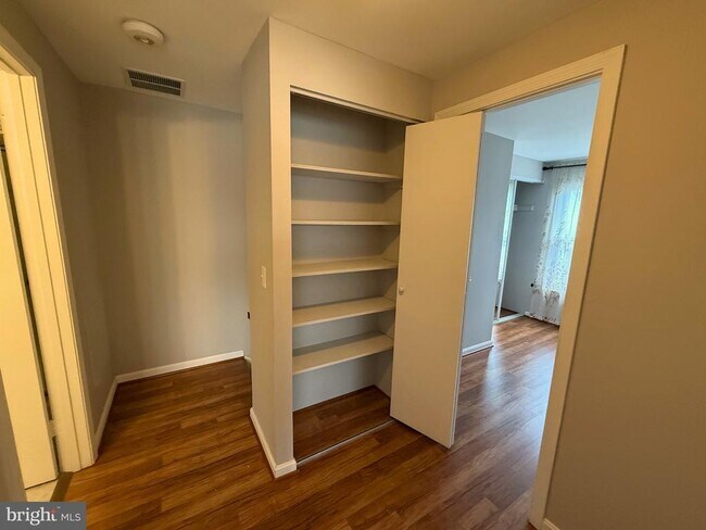 Building Photo - 5 Coliston Rd