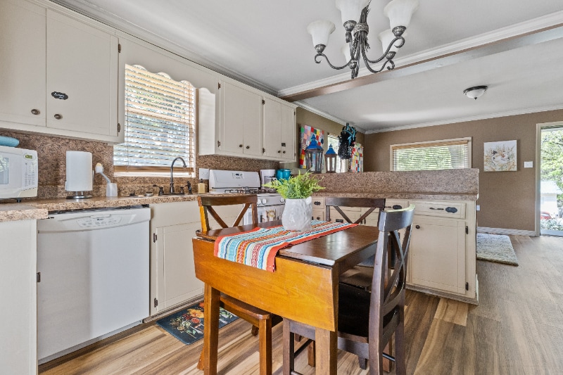 Building Photo - 5008 Parker St