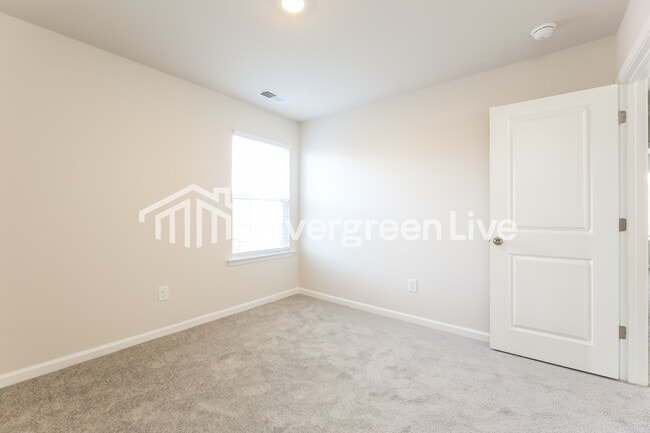 Building Photo - 302 Willow Wynter Ln