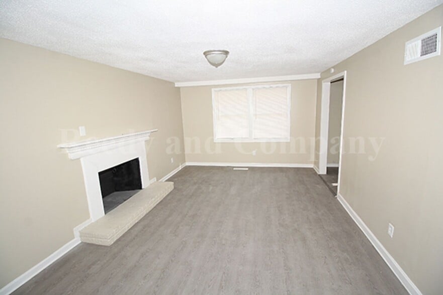 Building Photo - 4183 Park Forest Dr