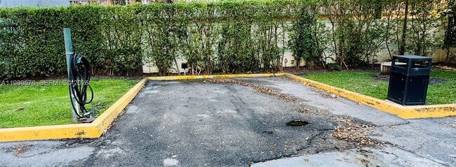 Building Photo - 3301 NE 5th Ave