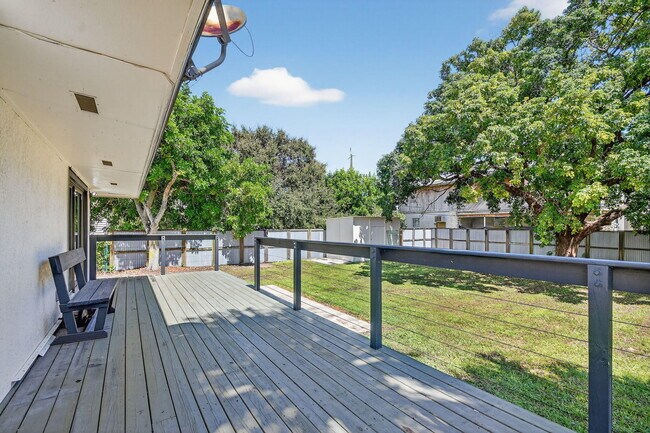 Building Photo - 3532 Coconut Rd