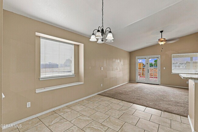 Building Photo - 11412 Flor Veronica Dr