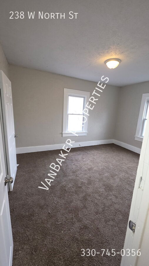 Building Photo - 238 W North St