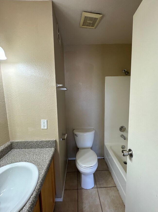 Building Photo - 11640 N 51st Ave
