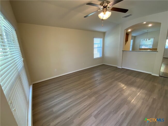 Building Photo - 5205 Cicero Dr