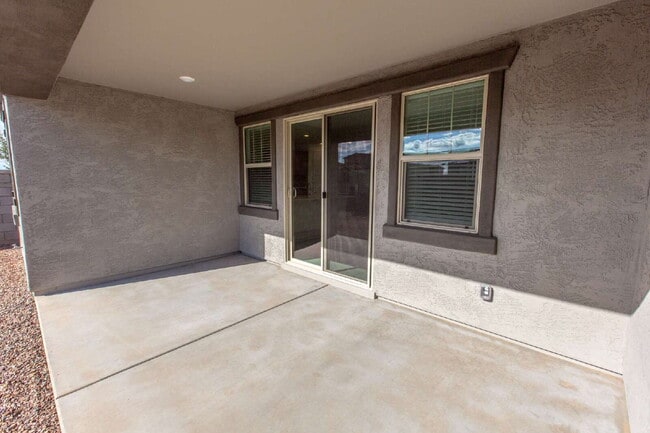 Building Photo - 23007 E Watford Dr