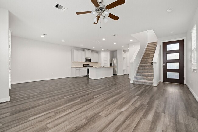 Building Photo - 9914 Brickhouse Dr
