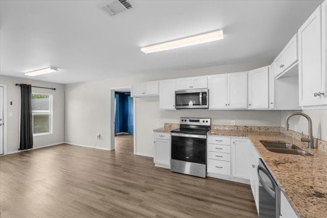 Building Photo - 657 E Commerce St