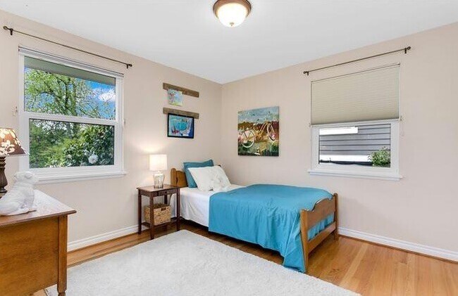 Building Photo - Laurelhurst Home