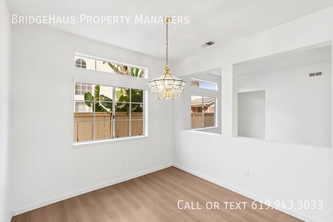 Building Photo - 10998 Corte Playa Barcelona