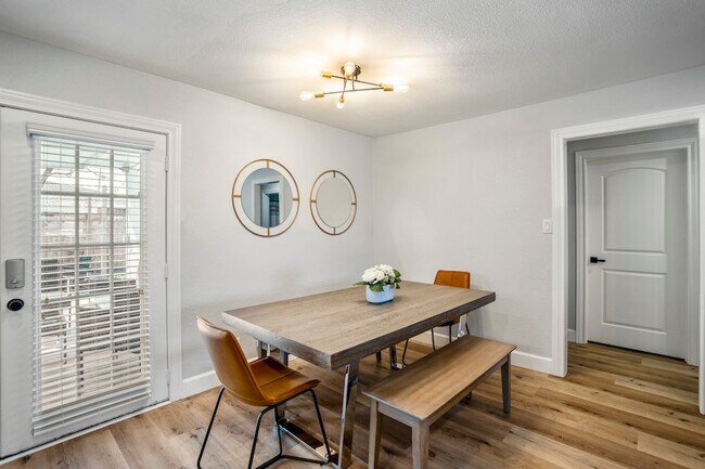 Building Photo - 3814 Seabrook St