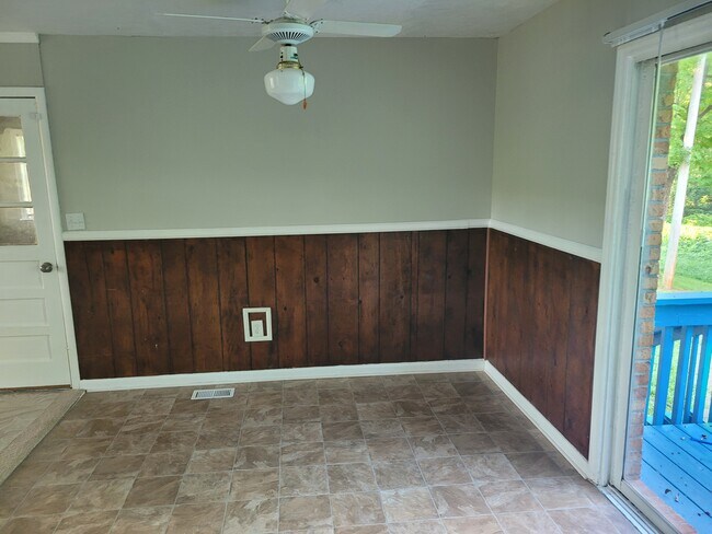 Building Photo - 164 N Ballard Dr