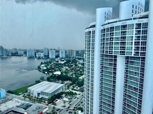 Building Photo - 18101 Collins Ave