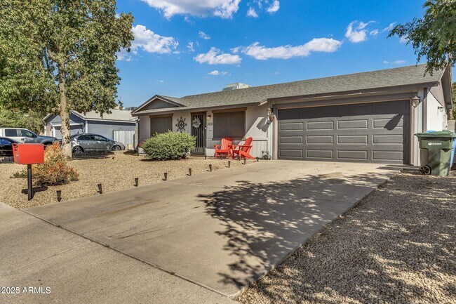 Building Photo - 3428 E Acoma Dr