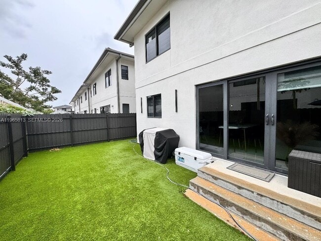 Building Photo - 1167 NW 2nd Ter