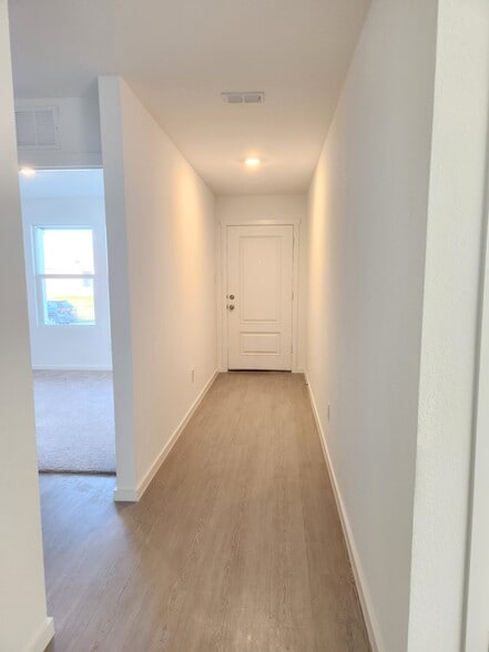 Foyer - 302 Asterwood Ln